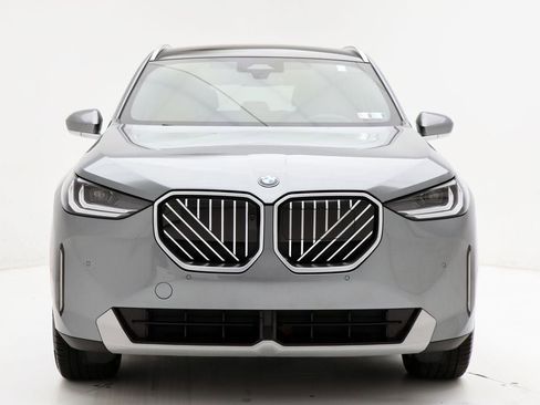 Used 2025 BMW X3 xDrive30i w/ Premium Package image 5