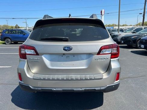 Used 2017 Subaru Outback 2.5i Limited AWD/4WD image 5