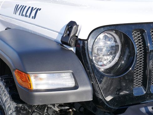 Used 2022 Jeep Wrangler Willys image 4