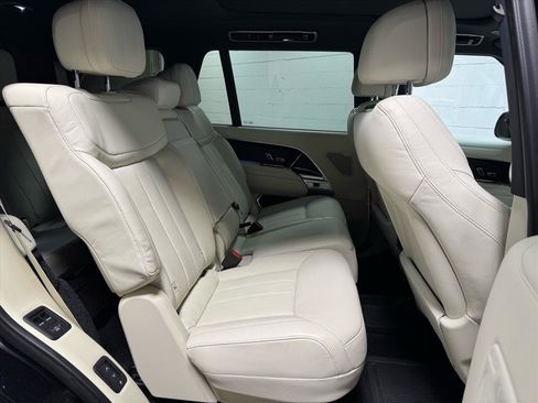 Used 2023 Land Rover Range Rover Long Wheelbase SE image 40