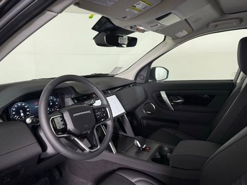 Used 2025 Land Rover Discovery Sport S image 6