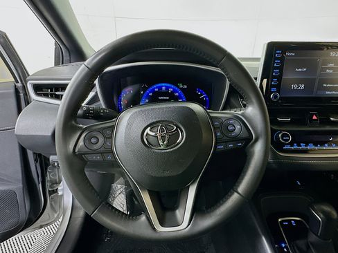 Used 2021 Toyota Corolla XSE image 15