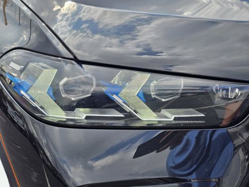 Used 2025 BMW X5 xDrive40i AWD/4WD image 4