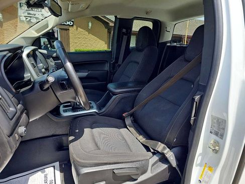 Used 2022 Chevrolet Colorado LT w/ Fleet Safety Package image 12