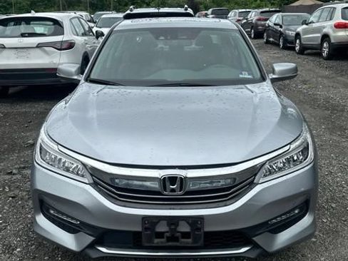 Used 2017 Honda Accord Touring image 1
