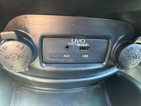 Used 2013 Kia Soul + w/ Audio Pkg FWD image 33
