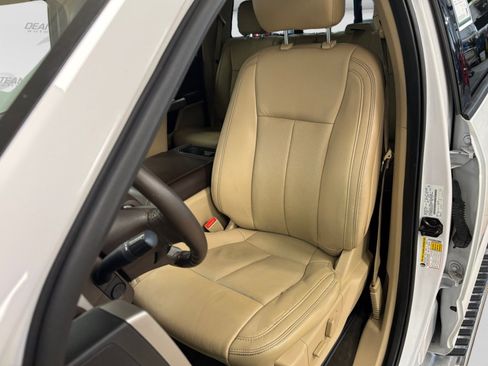 Used 2019 Ford F150 Lariat w/ Equipment Group 502A Luxury AWD/4WD image 41
