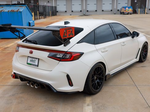 Used 2025 Honda Civic Type R image 15