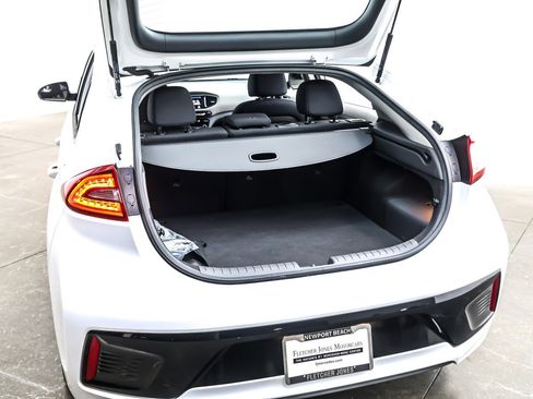 Used 2019 Hyundai Ioniq Plug-In Hybrid image 23