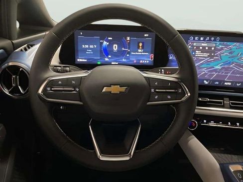 Used 2026 Chevrolet Equinox EV LT image 12