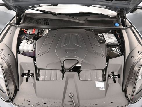 Used 2024 Porsche Cayenne image 33