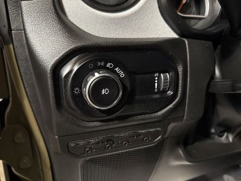 Used 2025 Jeep Wrangler Unlimited Sport AWD/4WD image 8