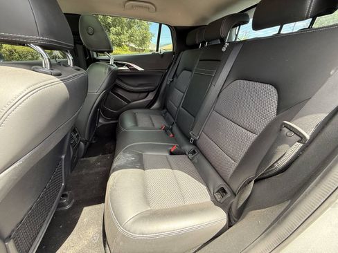 Used 2018 INFINITI QX30 FWD image 11