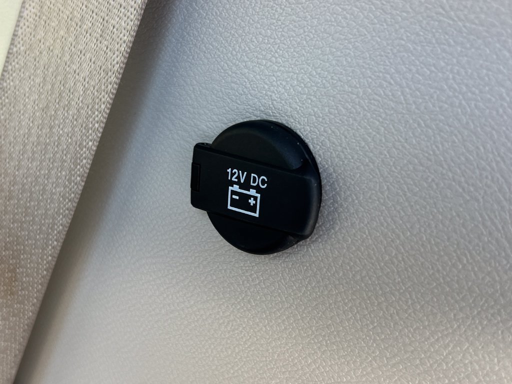 Used 2021 Chrysler Pacifica Limited w/ Uconnect Theater Family Group FWD image 25