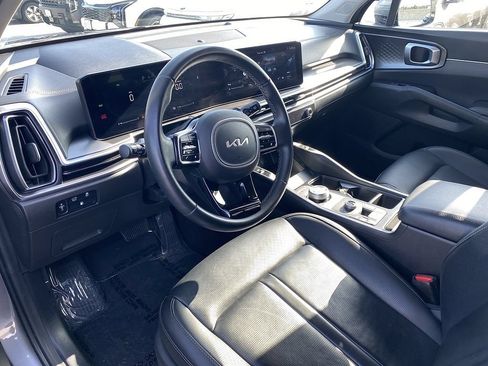 Used 2025 Kia Sorento EX AWD/4WD image 12