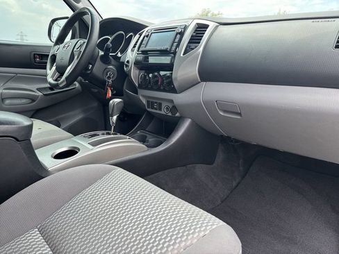Used 2015 Toyota Tacoma 4x4 Double Cab w/ SR5 Package image 32