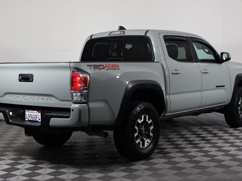 Used 2023 Toyota Tacoma TRD Off-Road w/ TRD Premium Off Road Package AWD/4WD image 4