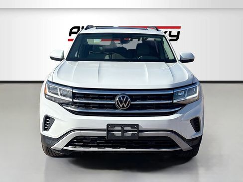 Used 2023 Volkswagen Atlas SE image 2