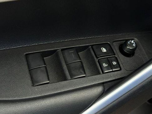 Certified 2024 Toyota Corolla Cross LE w/ Moonroof Package FWD image 13