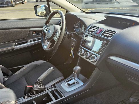 Used 2017 Subaru Crosstrek 2.0i Premium image 10