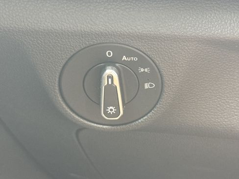 Certified 2025 Volkswagen Jetta Sport FWD image 13