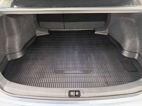 Used 2025 Toyota Corolla XSE FWD image 5