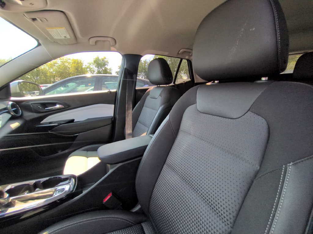 Used 2026 Chevrolet Trax LT FWD image 8