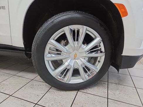 Used 2024 Chevrolet Tahoe High Country AWD/4WD image 8