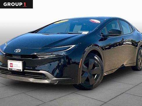Certified 2025 Toyota Prius LE FWD image 1