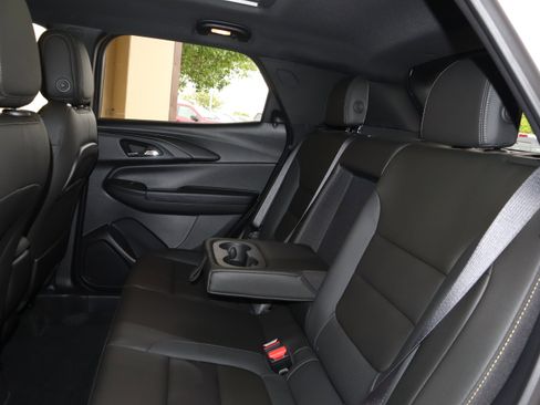Used 2025 Chevrolet TrailBlazer ACTIV w/ Convenience Package FWD image 37