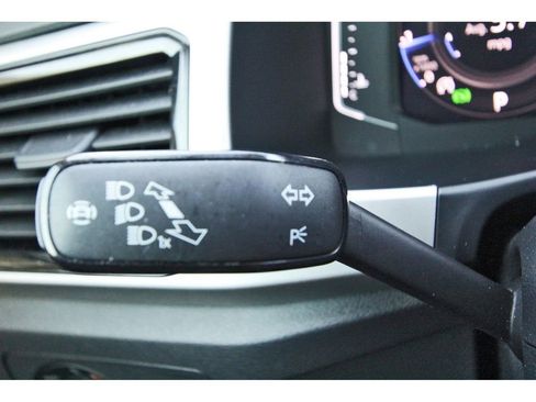 Used 2022 Volkswagen Atlas SEL Premium image 17