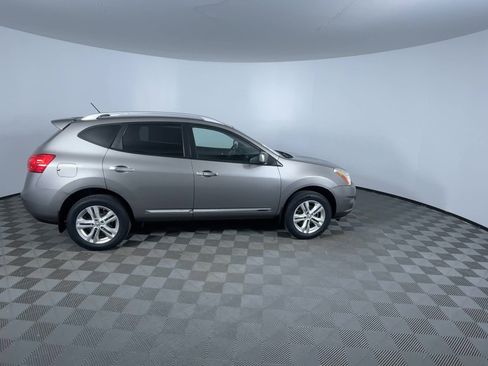 Used 2013 Nissan Rogue SV image 9