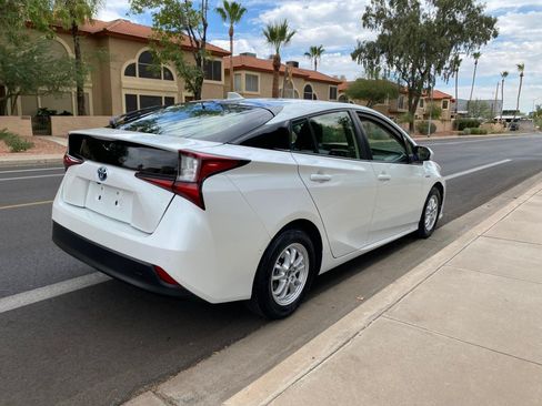 Used 2022 Toyota Prius LE FWD image 7