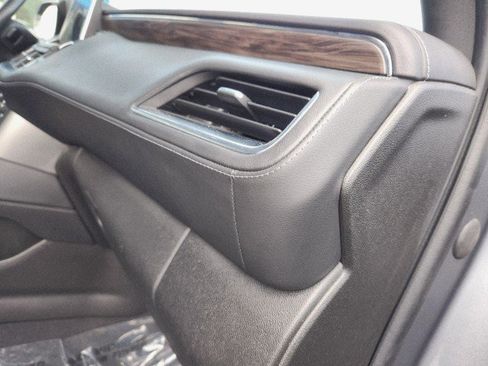 Used 2022 Chevrolet Tahoe LT w/ Luxury Package image 14