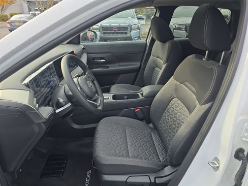 New 2026 Nissan Kicks SV w/ SV Premium Package image 11