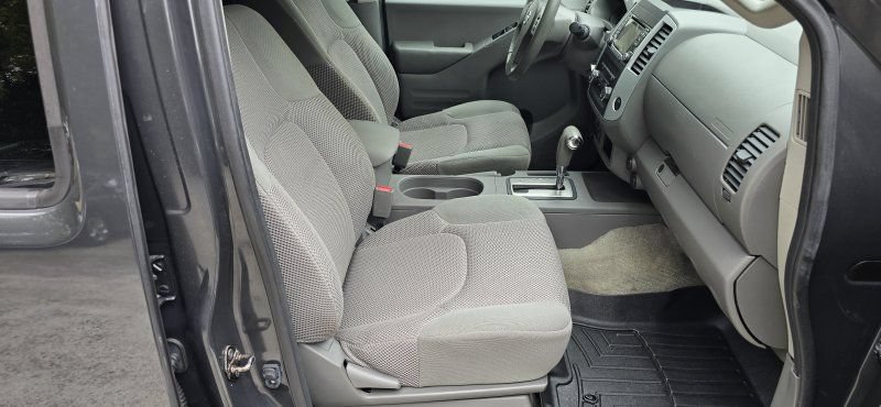 Used 2015 Nissan Frontier SV AWD/4WD image 16
