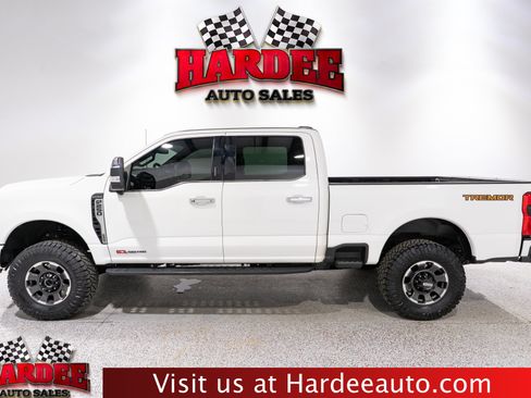 Used 2024 Ford F250 Platinum w/ Tremor Off-Road Package AWD/4WD image 1