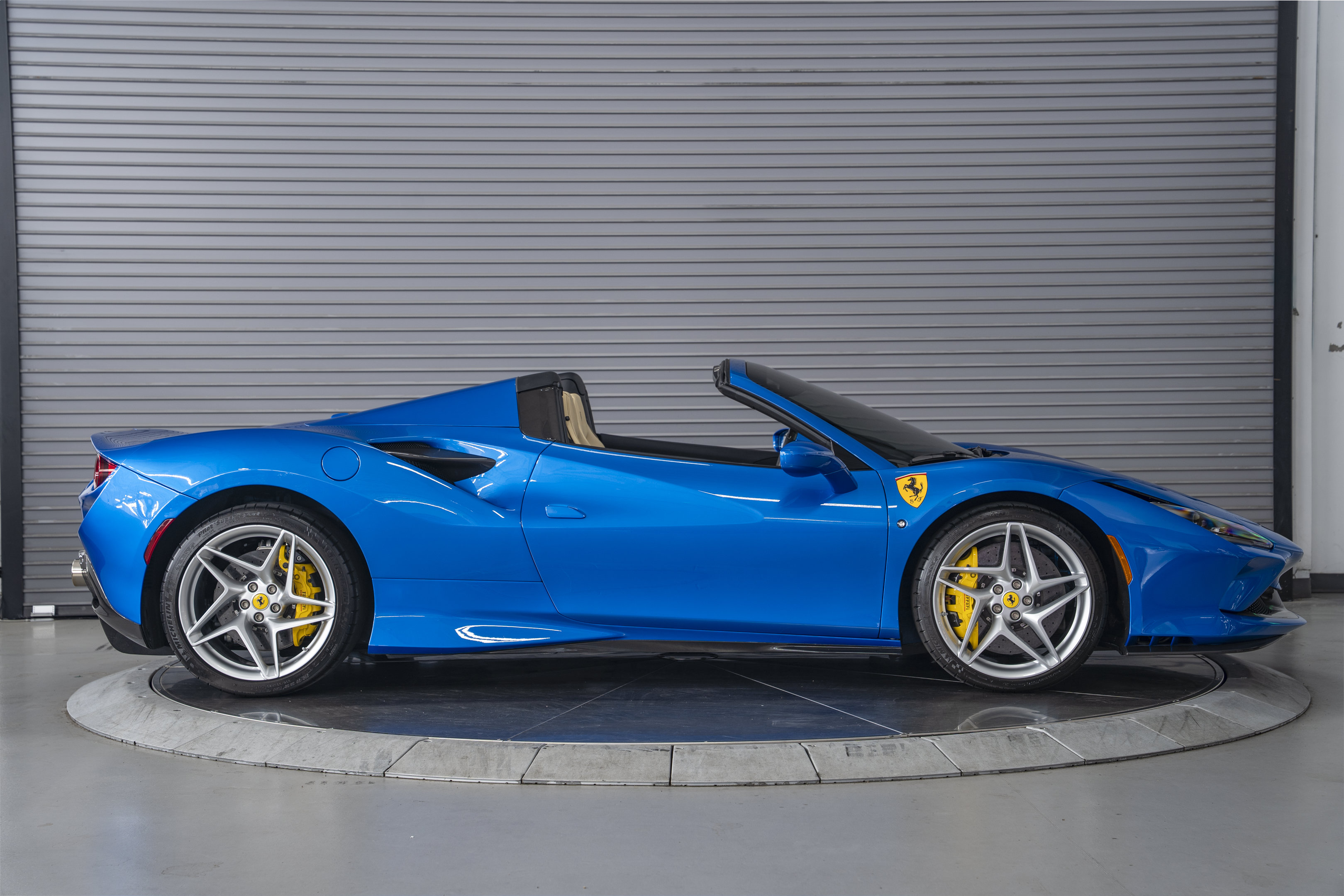 Used 2023 Ferrari F8 Tributo RWD image 6