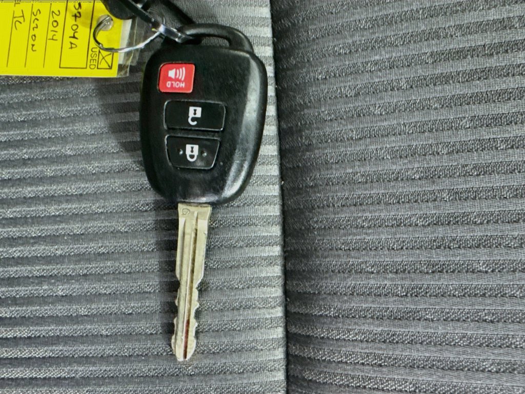 Used 2014 Scion tC FWD image 33