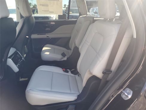 New 2026 Lincoln Aviator 2WD image 12