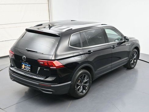 Used 2022 Volkswagen Tiguan SE AWD/4WD image 33