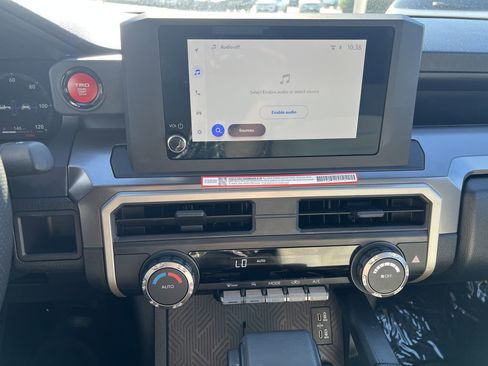 Used 2025 Toyota Tacoma TRD Off-Road image 11