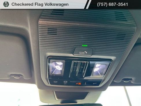 Used 2025 Volkswagen Tiguan SE R-Line AWD/4WD image 19