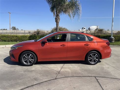Used 2023 Kia Forte LXS image 5