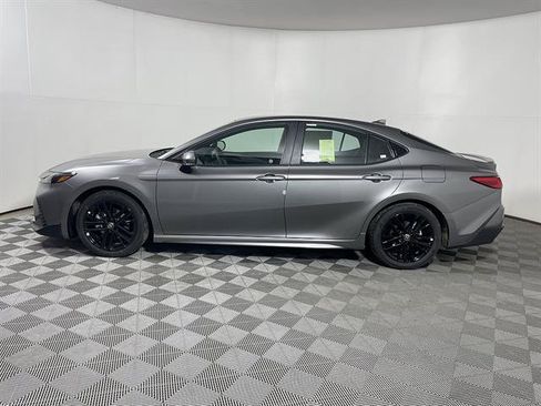 New 2026 Toyota Camry SE FWD image 4