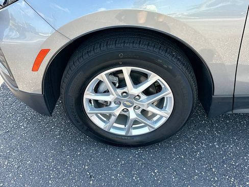Certified 2024 Chevrolet Equinox LS FWD image 29