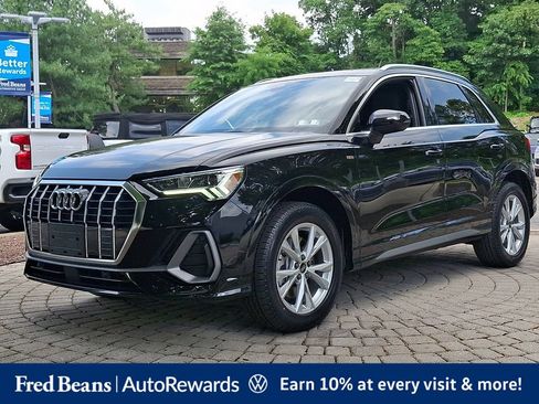 Used 2023 Audi Q3 2.0T Premium w/ Convenience Package AWD/4WD image 3