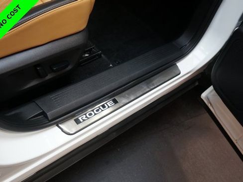 Used 2022 Nissan Rogue Platinum w/ Head-Up Display Package image 63