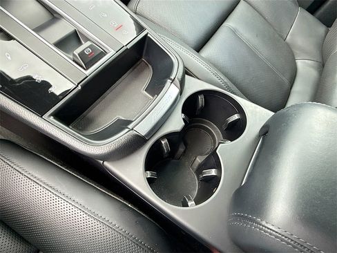 Used 2022 Porsche Macan S w/ Premium Package Plus image 18