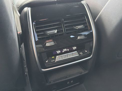 Certified 2025 BMW X7 xDrive40i image 18